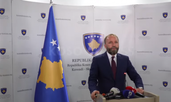 Tahiri i PDK-s vazhdon me akuza: Kurti e ka reduktuar sovranitetin e shtetit të Kosovës në oborrin e katër komunave