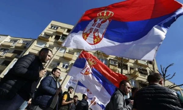 Vazhdojnë edhe sot protestat në veri