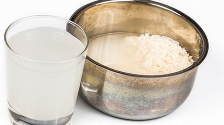 Receta natyrale nga kina: uji i orizit largon shenjat e plakjes