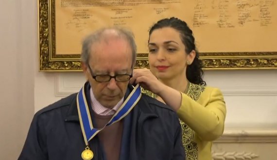 Vjosa Osmani e dekoron Ismail Kadare me urdhrin “Hasan Prishtina”