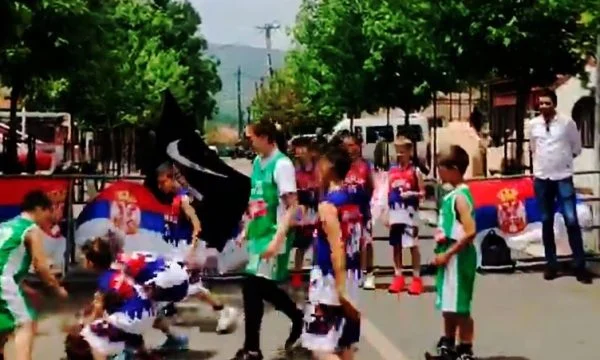  Sot në veri po luhet basketboll e volejboll