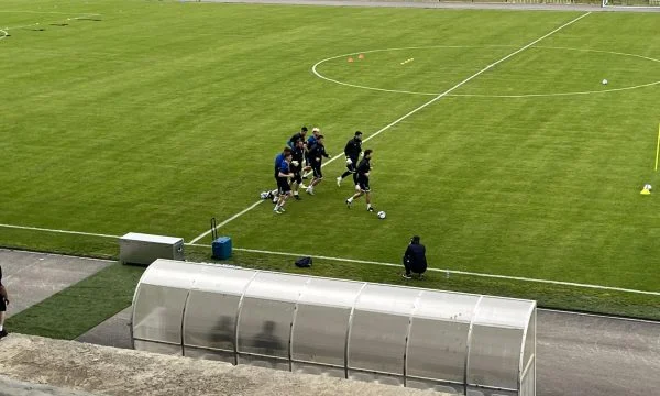 Pse vetëm shtatë futbollist marrin pjesë në stërvitjen e Kosovës?