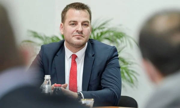 Muja: Ata që duan ndarjen e Kosovës janë në PDK e LDK