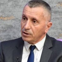 Kamberi: Që flamuri të valojë lirshëm në Luginë të Preshevës duhet mos pasur fobi në Parlamentin e Beogradit
