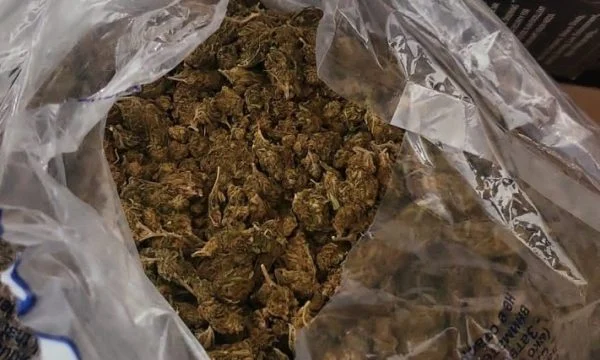 Policia kap 10 kg marihuanë që ishte e destinuar për Turqi, arrestohet një kosovar e një turk