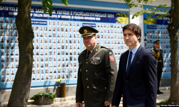Kanadaja në mbështetje të Ukraines, Kryeministri Justin Trudeau viziton Kievin 