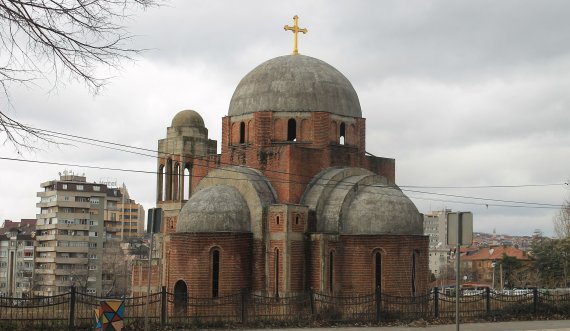Kujdes, Kisha Ortodokse Serbe po na provokon rëndë me kishën politike në Prishtinë!