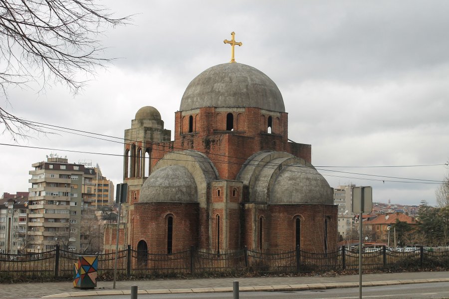 Kujdes, Kisha Ortodokse Serbe po na provokon rëndë me kishën politike në Prishtinë!