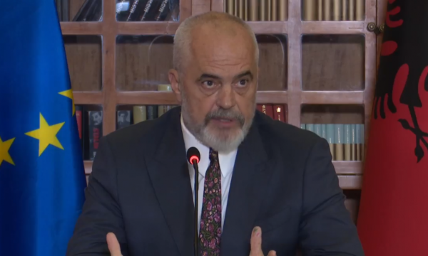 Edi Rama anulon takimin e dy qeverive: E informova edhe Albin Kurtin