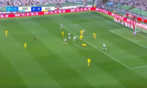 Messi shënon gol fantastik ndaj Australisë