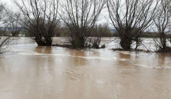 Në këtë vend të Kosovës ndërpritet procesi mësimor për dy ditë, shkak vërshimet