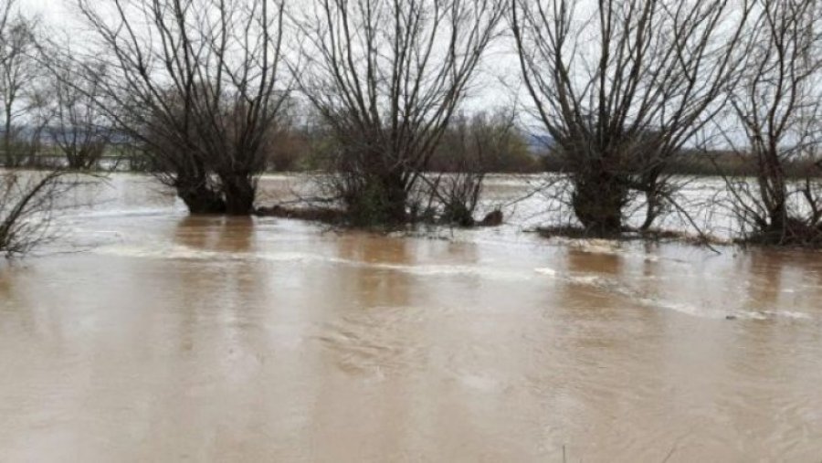 Në këtë vend të Kosovës ndërpritet procesi mësimor për dy ditë, shkak vërshimet