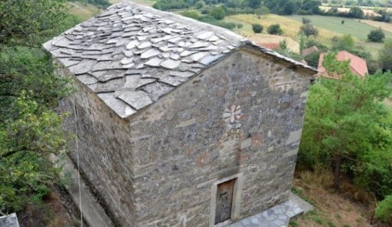 Arkeologu kosovar: Kjo kishë katolike në Drenicë, u shndërrua në kishë ortodokse