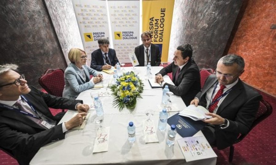 Kurti takon Sekretaren e Shtetit të Zvicrës, rikthekson kërkesën për lirim të menjëhershëm të tre policëve të rrëmbyer