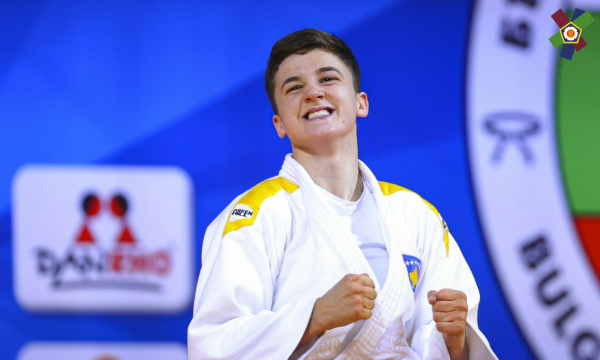Edhe një medalje për Kosovën: Laura Fazliu ndahet e bronztë në Grand Slamin e Kazakistanit