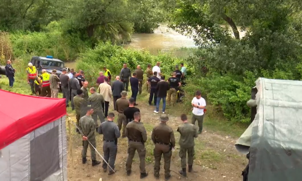 Në lumin Lepenc gjendet një veturë, dyshohet se është e familjes nga Kosova