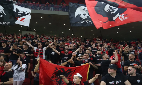 Federata Serbe e Futbollit ka hedhur akuza ndaj tifozëve në 'Air Albania'