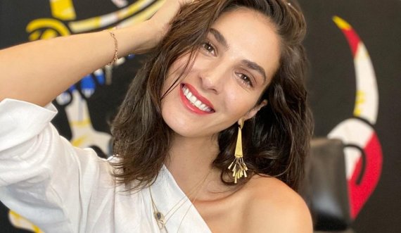 Emina Çunmulaj nderohet me mirënjohje