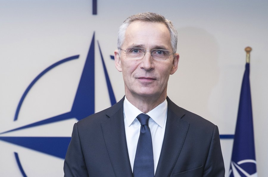 Stoltenberg bën thirrje për shtensionimin e situatës në mes Kosovës dhe Serbisë