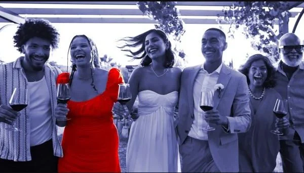 Ja pse nuk preferohet të visheni me ngjyrë të kuqe në një dasmë
