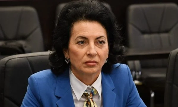 Kryetarja e Graçanicës merr pjesë në protestën për lirimin e Milenkoviqit