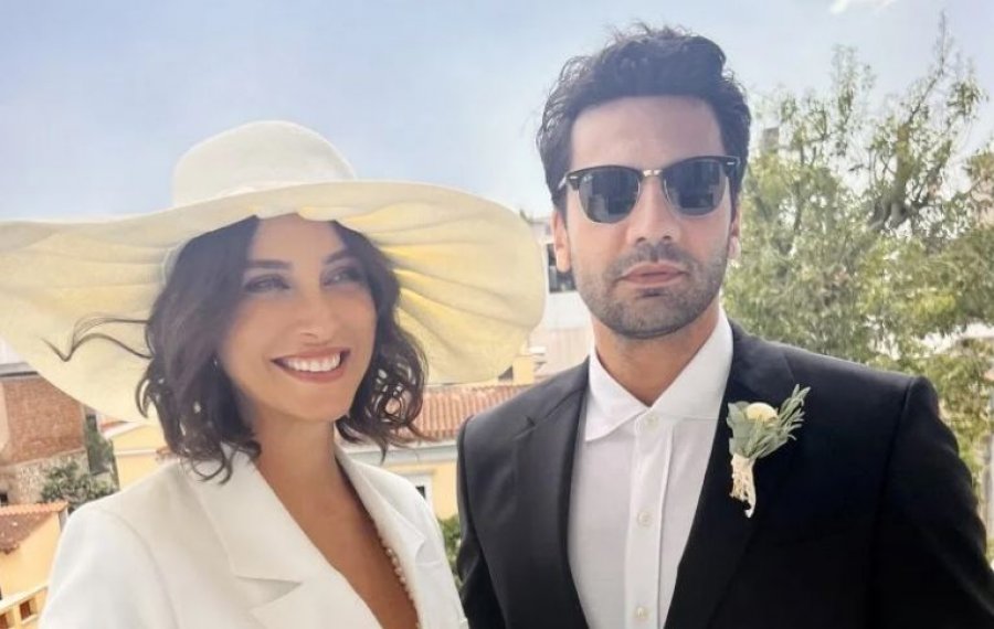 Aktori i famshëm turk martohet në Athinë
