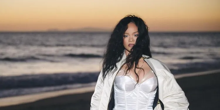 Rihanna e sjellë në treg risinë më të fundit