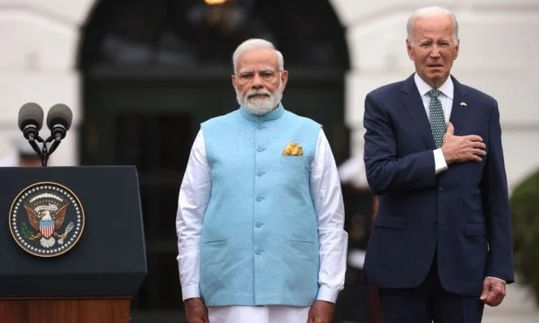 Biden ngatërron himnin kombëtar me atë të Indisë