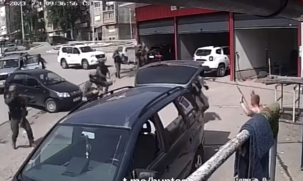 Shikoni momentin  kur Policia e Kosovës arreston “Rusin” në autolarje në Veri të Mitrovicës