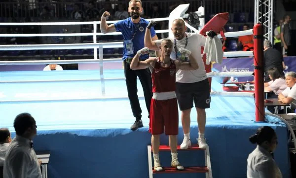 Boksieri kosovar Shpëtim Bajoku i afrohet medaljes në Lojërat Evropiane