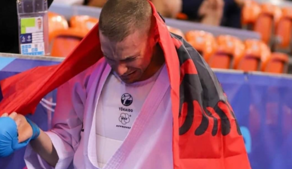 Karateisti shqiptar Alvin Karaqi fiton medaljen e artë në Lojërat Evropiane “Krakow 2023”