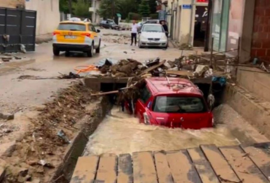 Zbulohen detaje: Ja ku ishin nënë e djalë kur shtëpia e tyre u godit nga vërshimet një Pejë