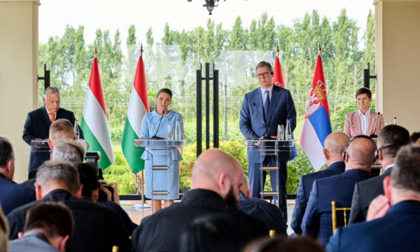 Presidentja e Hungarisë përshëndet vendimin e Vuçiqit për të liruar tre policët e Kosovës