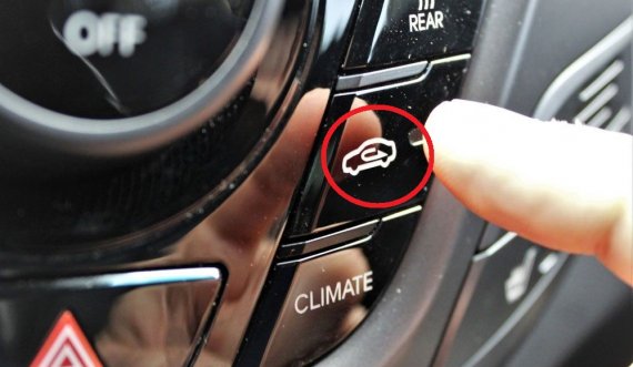 Të gjithë e kemi këtë funksion në veturë, por se përdorim kurrë, na duhet për ditët e ngrohta 