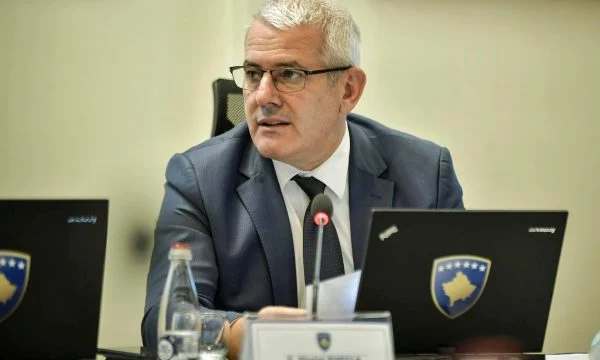 Ministri Sveçla e godet ashpër Nenad Rashiqin për “Mbrojtjen Civile” dhe Brigadën e Veriut”: Secili anëtar i tyre do të hetohet