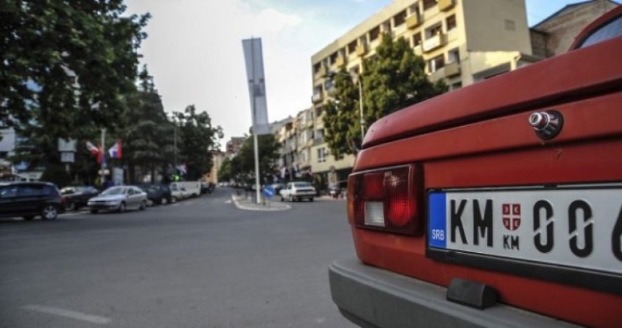 Policia në aksion, konfiskohen një armë dhe targat e një veture në Mitrovicë të Veriut