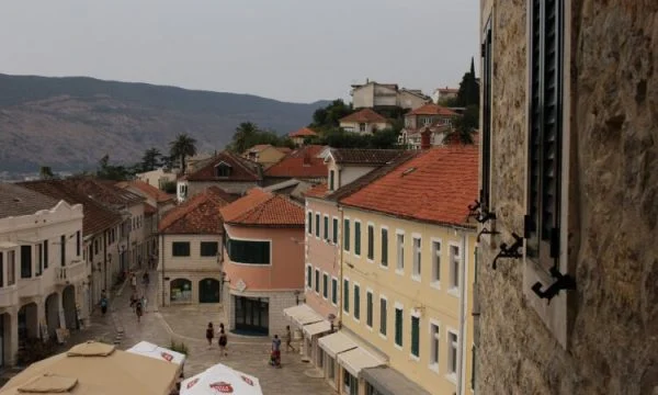 Qytetarët e Kosovës do të ballafaqohen me policinë e Serbisë, në këto tre qytete turistike të Malit të Zi