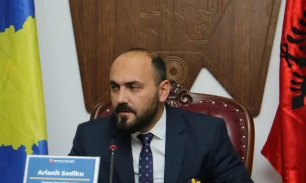 Shkarkohet kryetari i Kuvendit Komunal të Gjilanit
