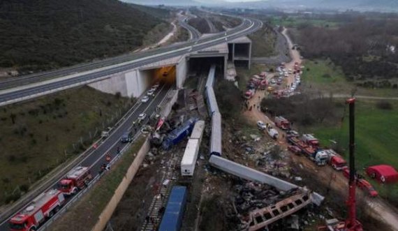 Detajet e fundit nga përplasja e trenave në Greqi