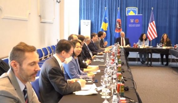 Delegacioni amerikan takohet me Osmanin