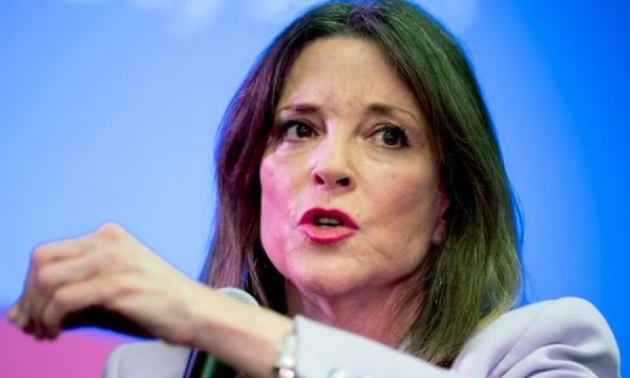 Marianne Williamson demokratja e parë që sfidon zyrtarisht Bidenin