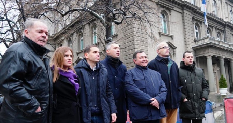 Fillojnë demonstratat në Beograd kundër marrëveshjes Kosovë-Serbi