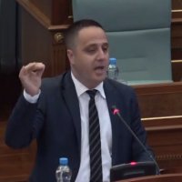 Selmanaj e pyet Kurtin: A je serbofil?