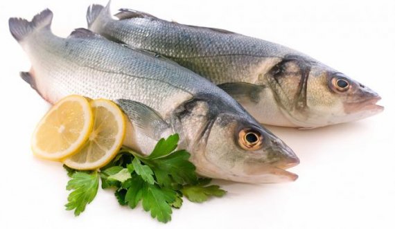 Hani peshk dy herë në javë dhe zvogëloni rrezikun e kancerit të zorrës së trashë