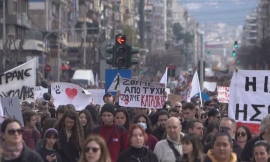Mbi 60 mijë njerëz protestuan në Greqi për menaxhimin e keq të sistemit të transportit
