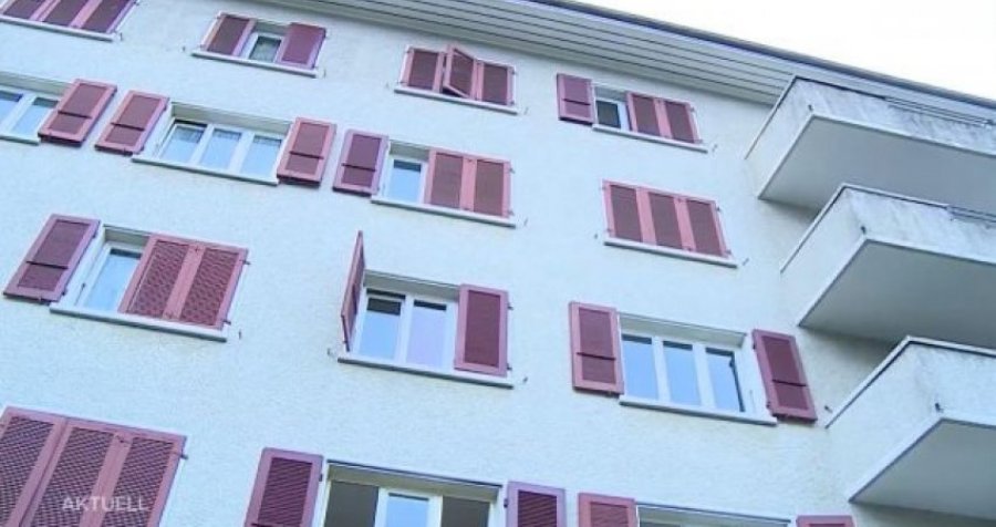 Ndodh edhe kjo: Shqiptari mbyllet në shtëpi dhe kërcënon se do hidhet nga ballkoni