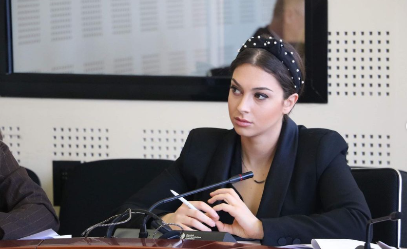 Kica-Xhelili për mostrat e Astrit Deharit: Kjo është terror, këtë vend po e vrasin në mënyrë serike