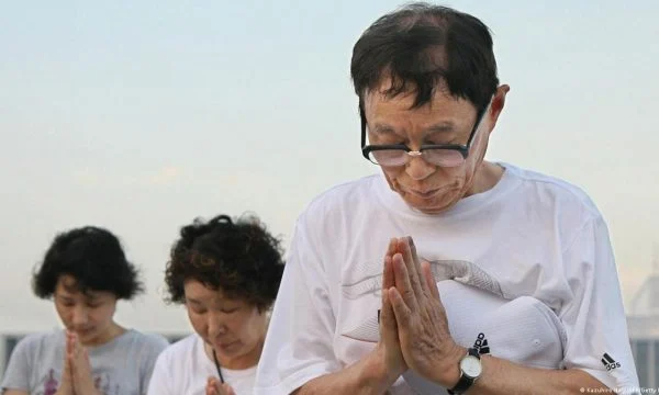 Vdes romancieri japonez fitues i çmimit Nobel