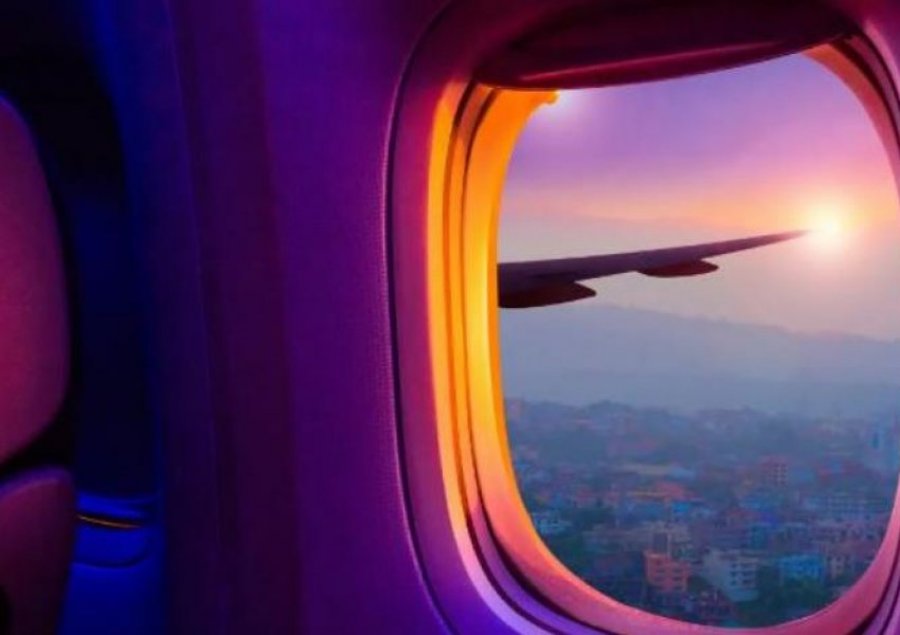 Pse dritaret në avion kanë një vrimë të vogël?