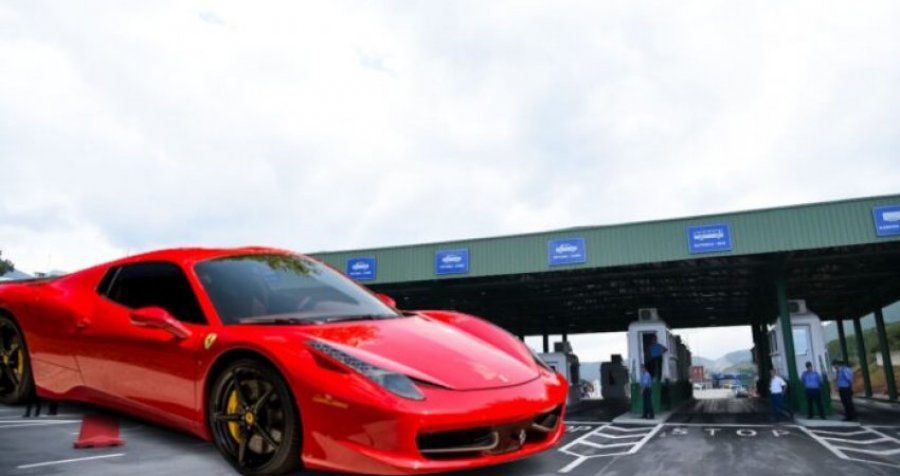 Arrestohet i riu nga Kosova pasi mashtroi me një 'Ferrari'